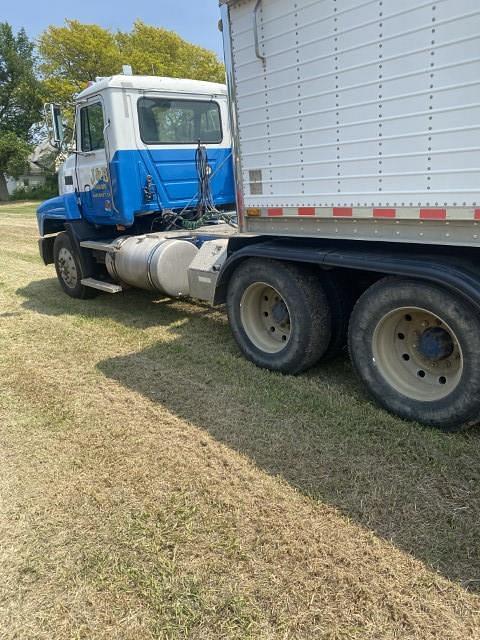 Image of Mack CH613 equipment image 2