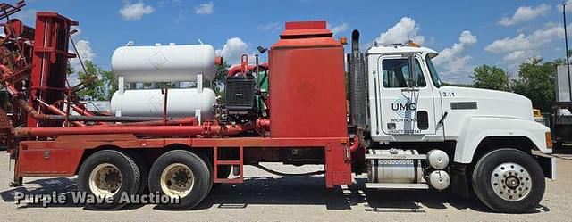 Image of Mack CH613 equipment image 1