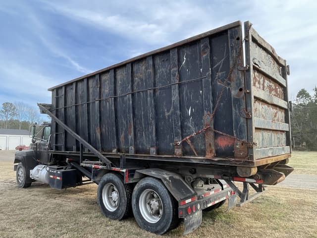 Image of Mack RD equipment image 4