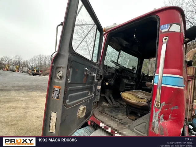 Image of Mack RD688S equipment image 3