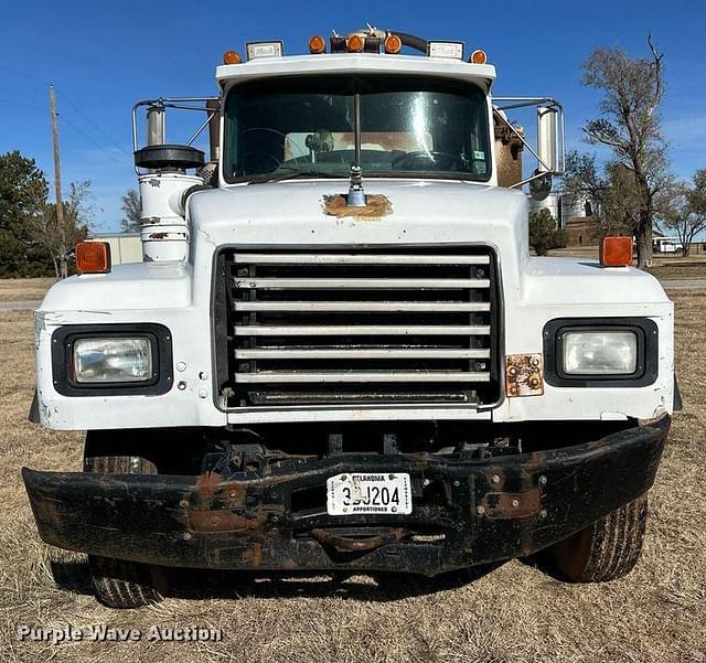 Image of Mack RD688S equipment image 1