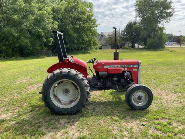 Image of Massey Ferguson 240 equipment image 3