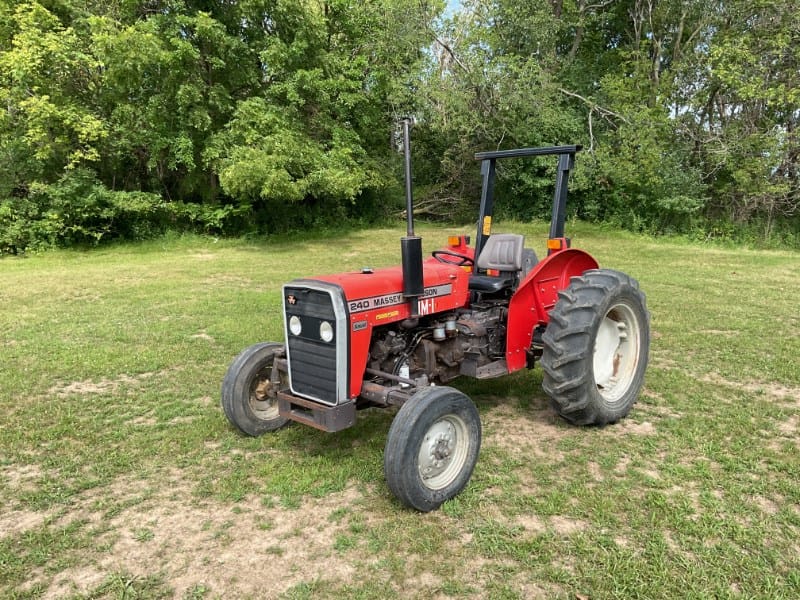 1992 Massey Ferguson 240 Equipment Image0