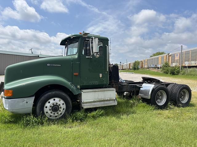 Image of Navistar International 9400 equipment image 1
