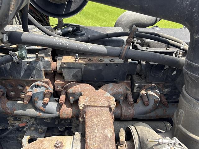 Image of Navistar International 9400 equipment image 4