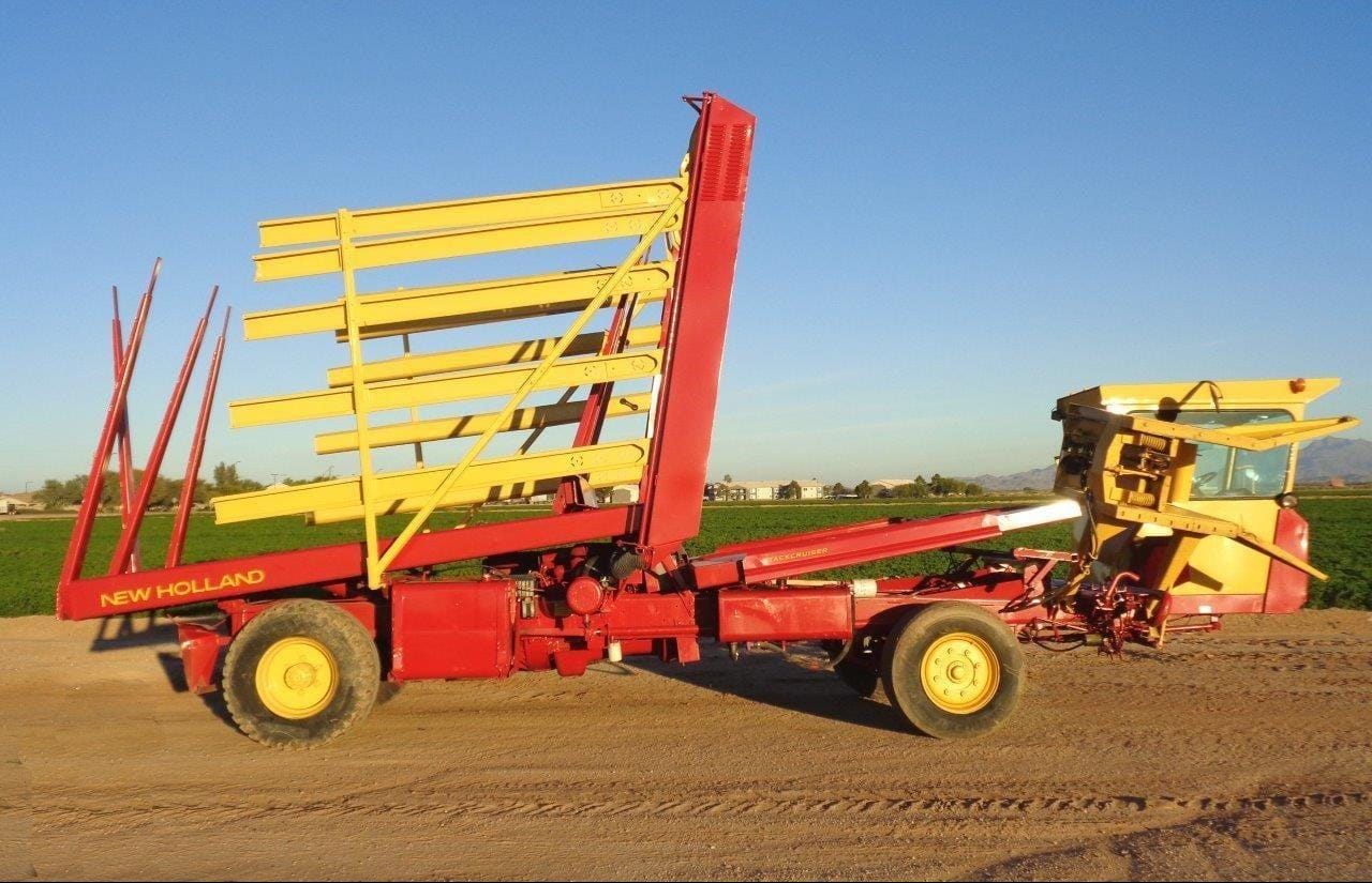 1992 New Holland 1085 Equipment Image0