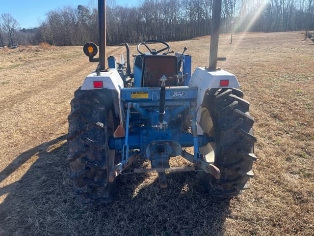 Image of New Holland 1720 equipment image 3