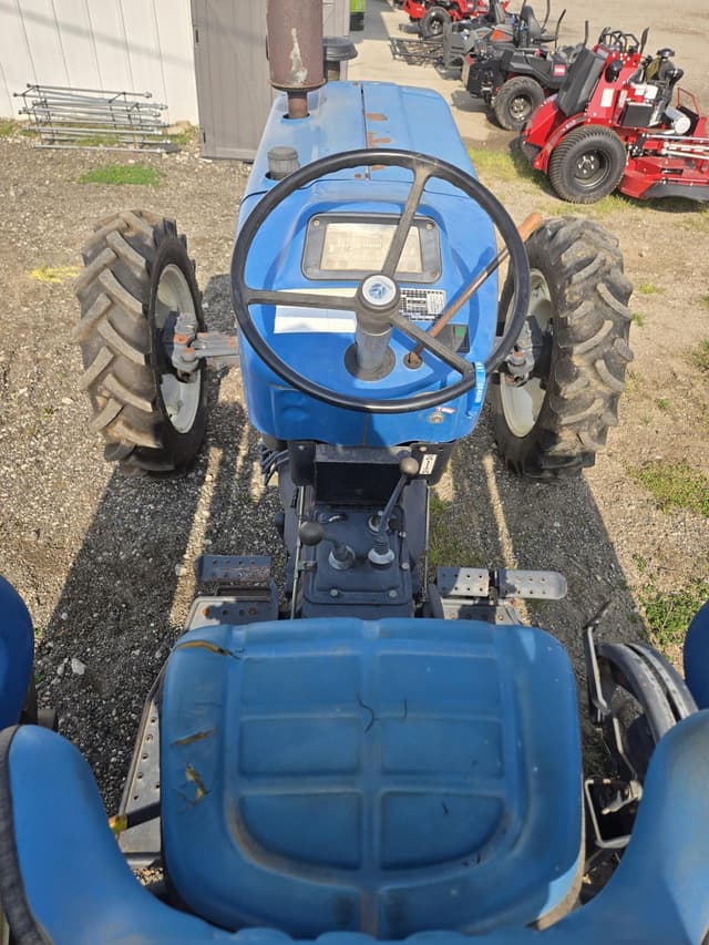 Image of New Holland 3930 equipment image 4