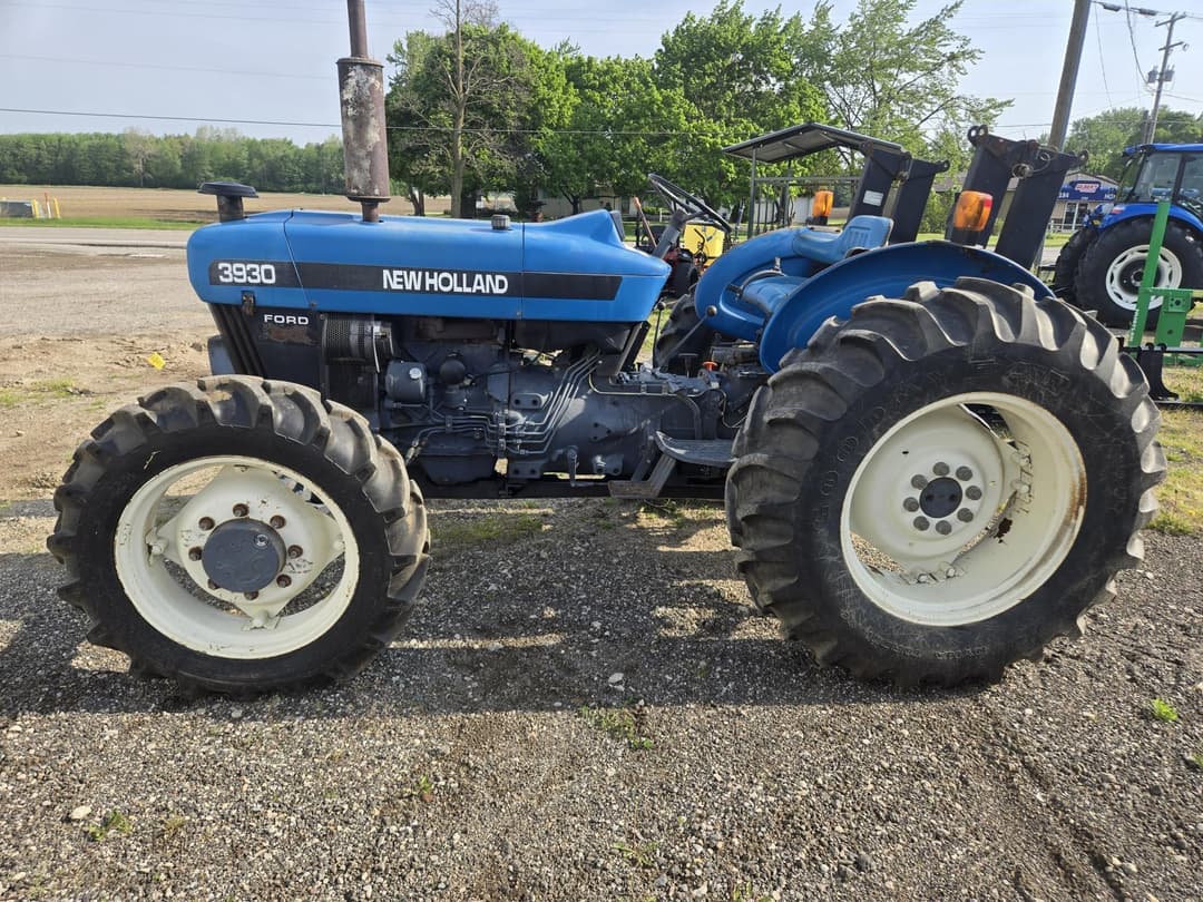 Image of New Holland 3930 Primary image
