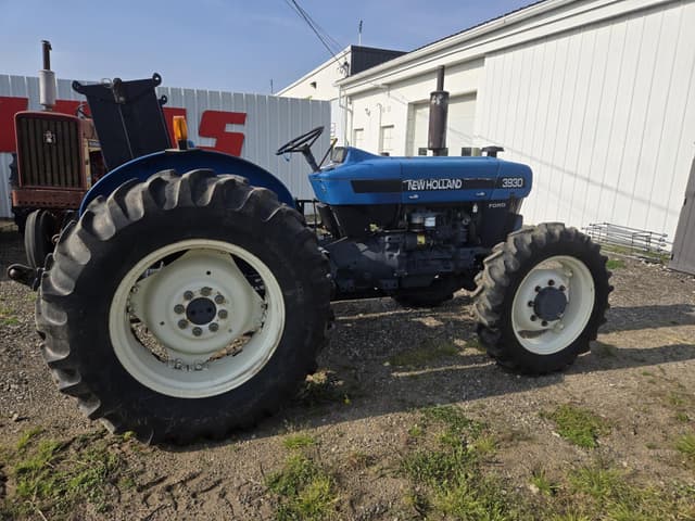 Image of New Holland 3930 equipment image 2