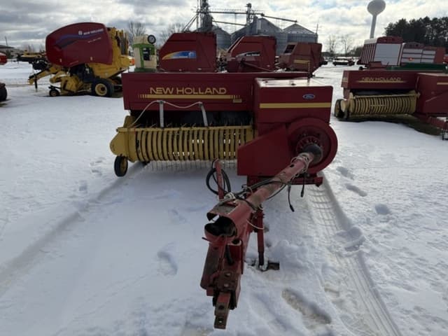 Image of New Holland 570 equipment image 1