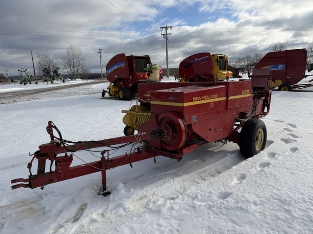1992 New Holland 570 Equipment Image0