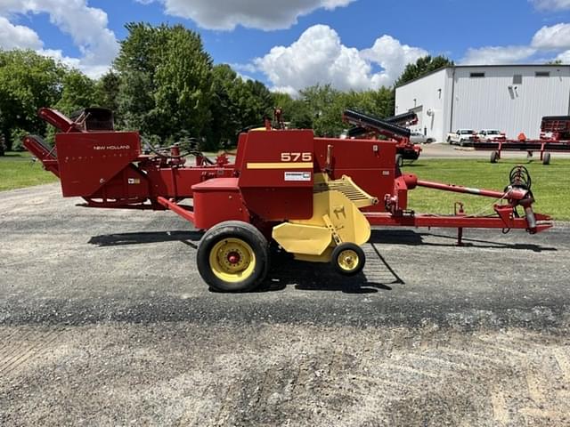 Image of New Holland 575 equipment image 3