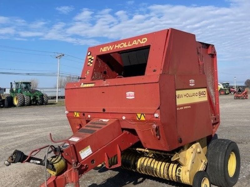 1992 New Holland 640 Equipment Image0