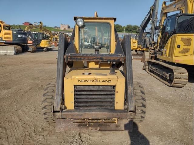 Image of New Holland L553 equipment image 3