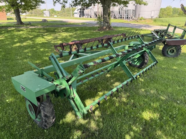 Image of Pequea 910 equipment image 1