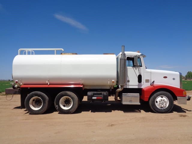 Image of Peterbilt 377 equipment image 1