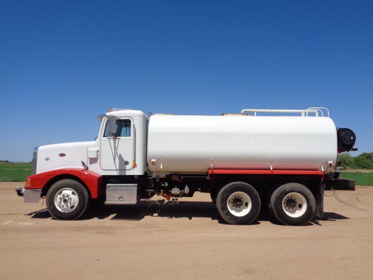Main image Peterbilt 377