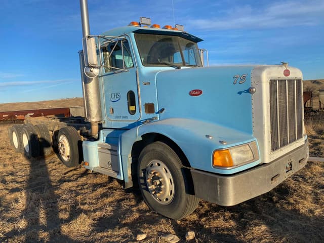 Image of Peterbilt 377 equipment image 2