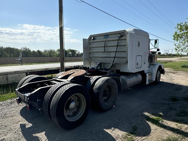 Image of Peterbilt 377 equipment image 4
