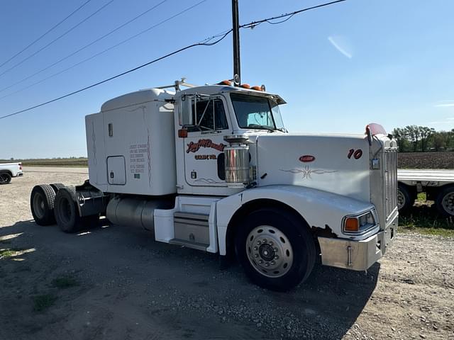 Image of Peterbilt 377 equipment image 1