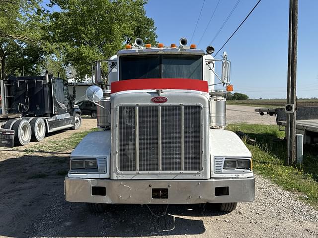 Image of Peterbilt 377 equipment image 2