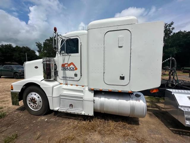 Image of Peterbilt 377 equipment image 4