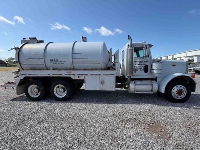 Image of Peterbilt 379 equipment image 2
