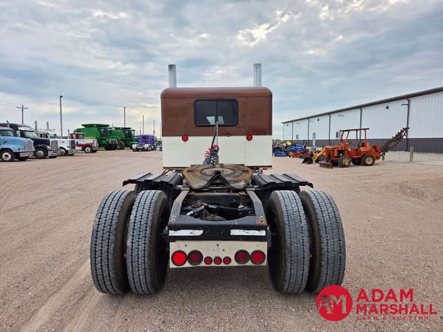 Image of Peterbilt 379 equipment image 4