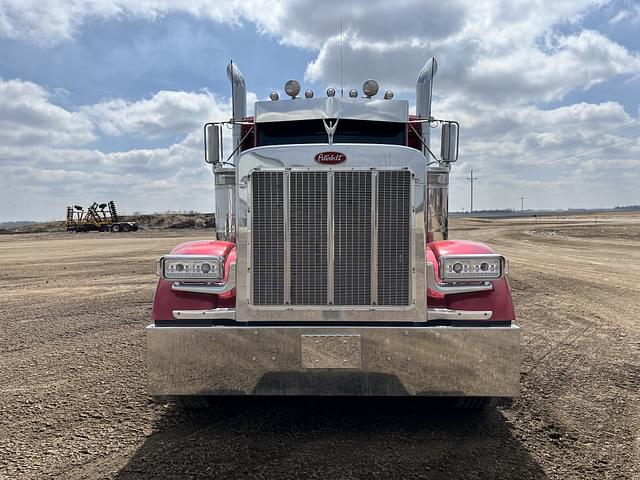 Image of Peterbilt 379 equipment image 1