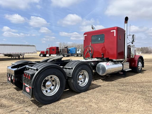 Image of Peterbilt 379 equipment image 4