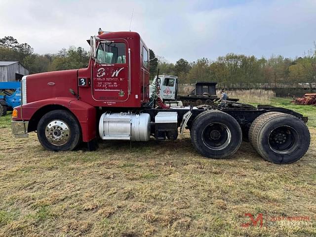 Image of Peterbilt 377 equipment image 4