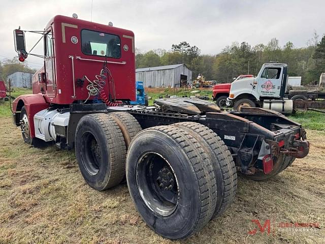 Image of Peterbilt 377 equipment image 3