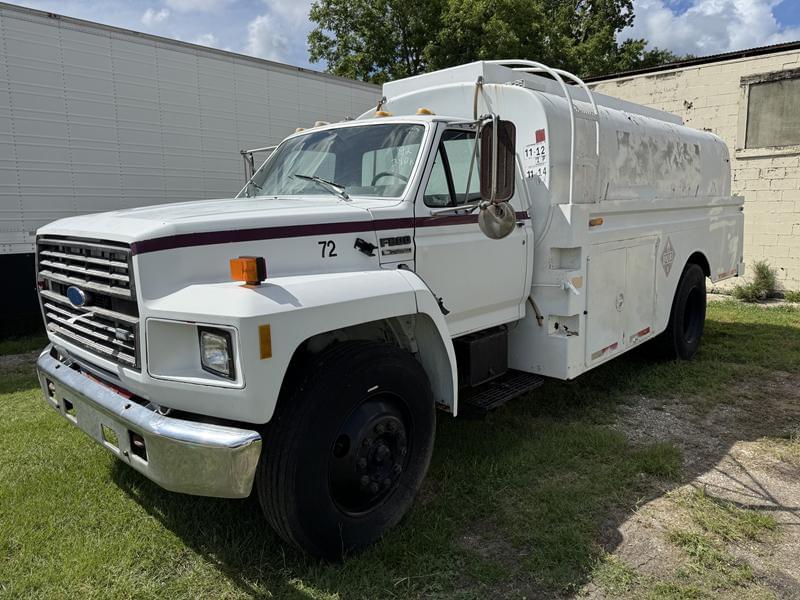 Image of Ford F-800 Primary image