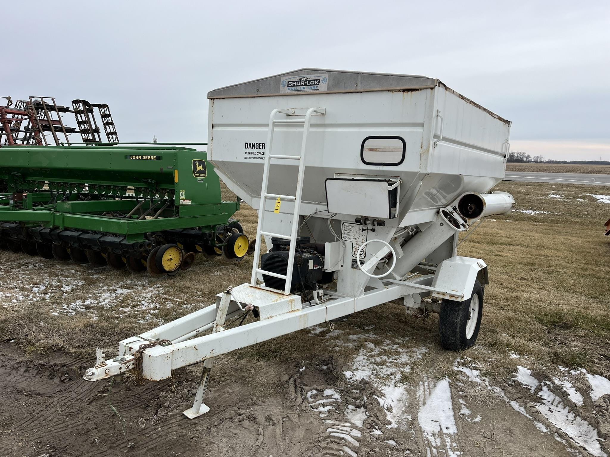 1992 Unverferth 150 Equipment Image0