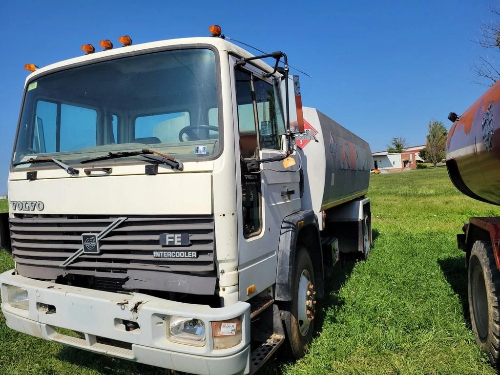 1992 Volvo FE Equipment Image0