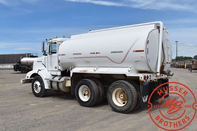 Image of Western Star 3846S equipment image 4