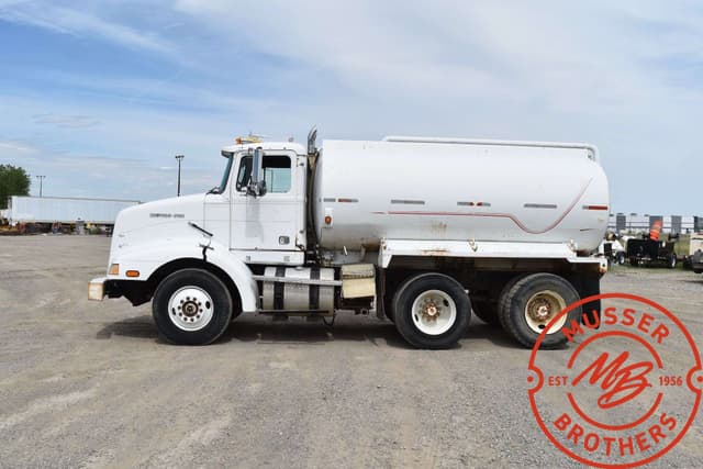 Image of Western Star 3846S equipment image 3