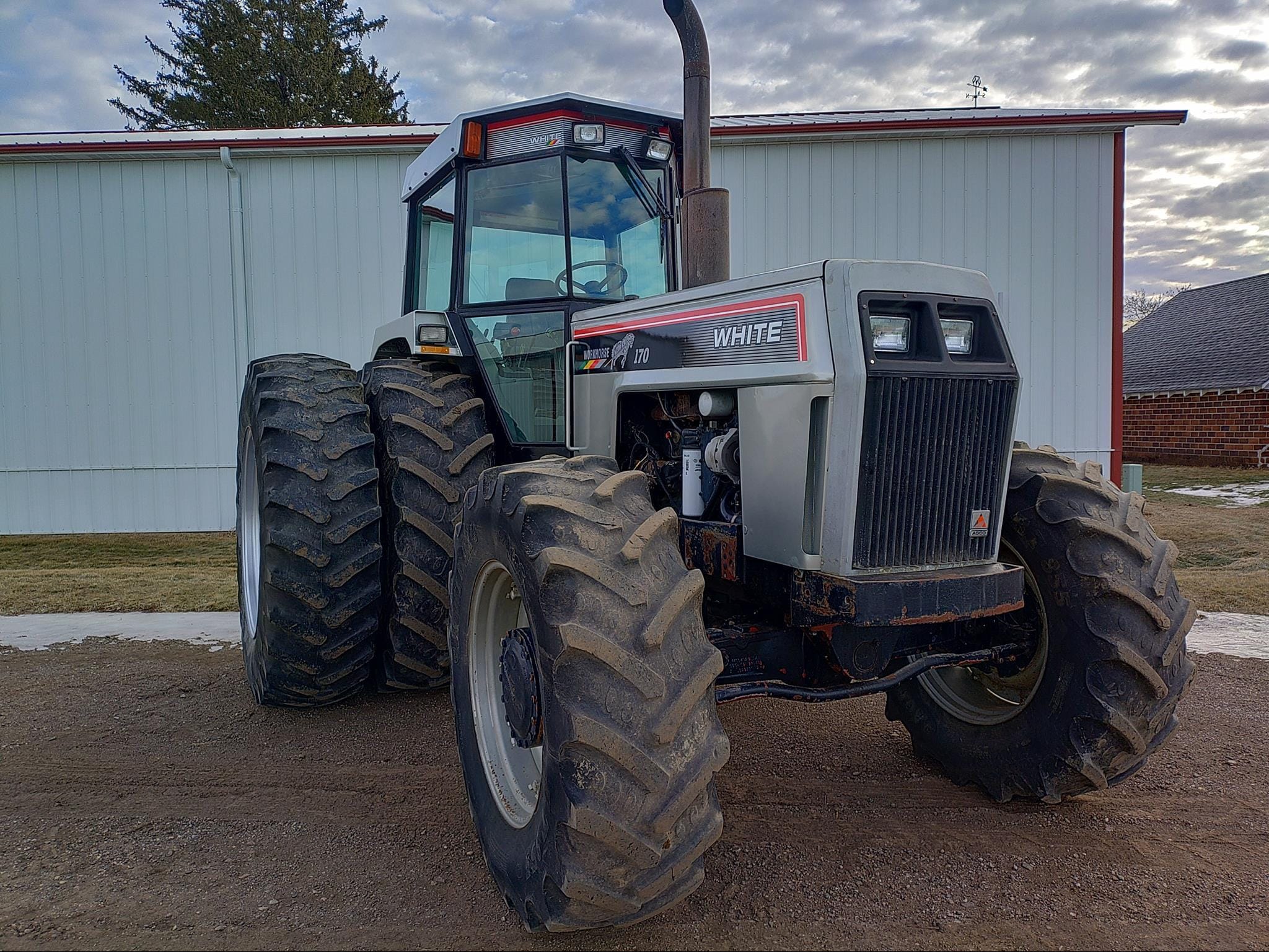 1992 White 170 Equipment Image0