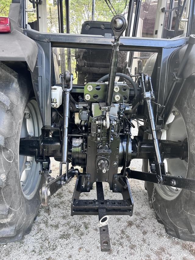 Image of White 6085 equipment image 1