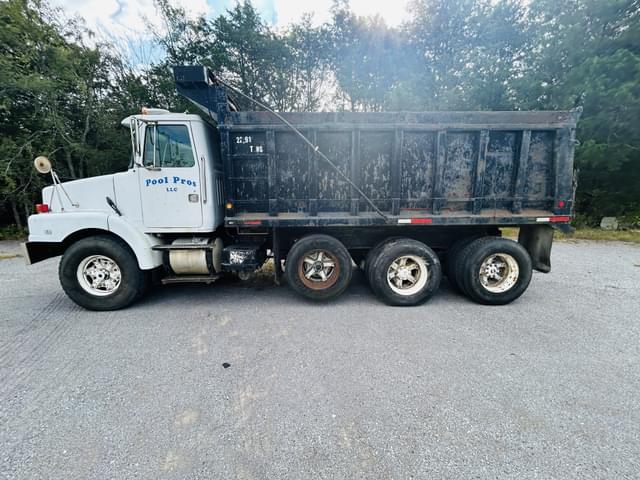 Image of White GMC equipment image 4
