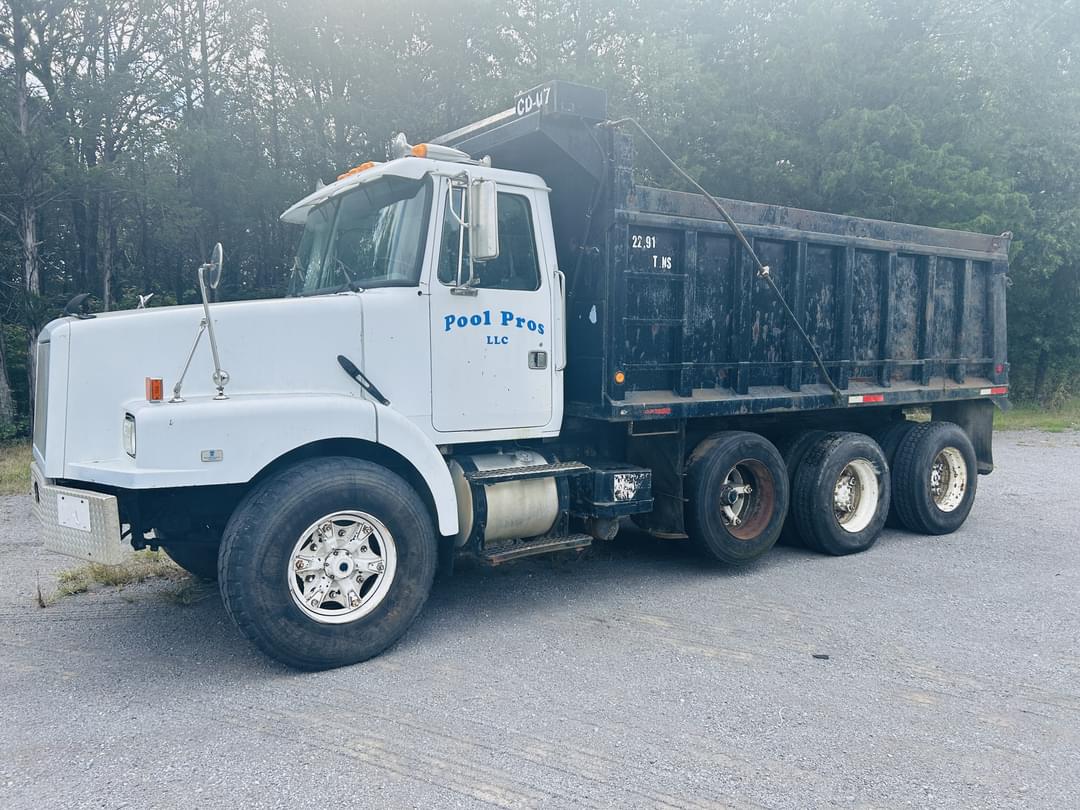 Image of White GMC Primary image