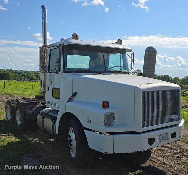 Image of White GMC WG equipment image 2