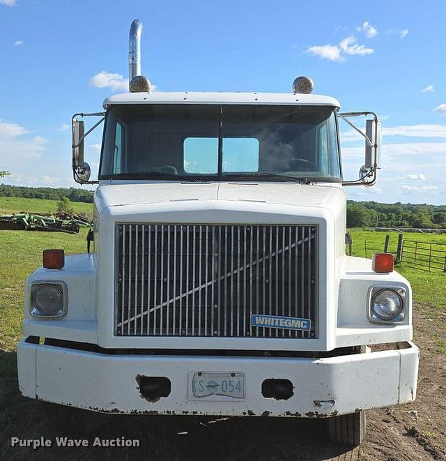 Image of White GMC WG equipment image 1