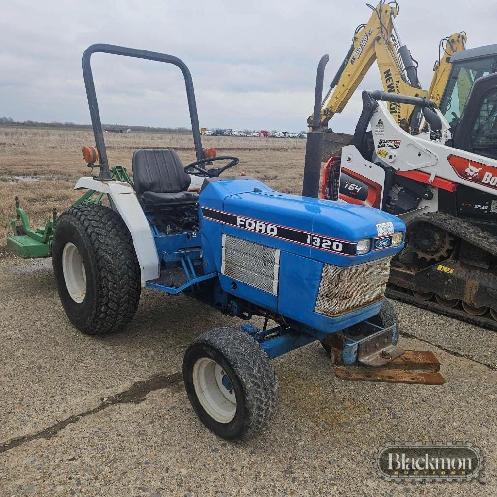 1993 Ford 1320 Equipment Image0