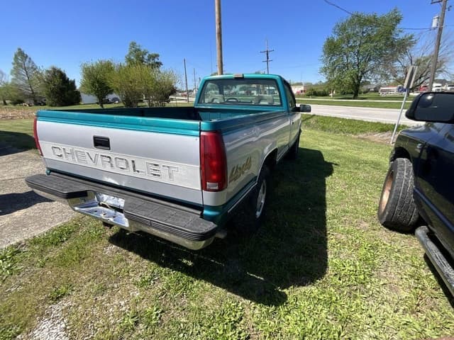 Image of Chevrolet 1500 equipment image 3