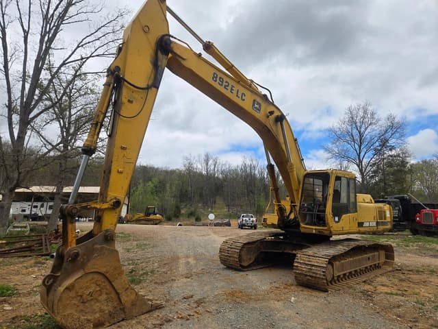 Image of John Deere 892ELC equipment image 1
