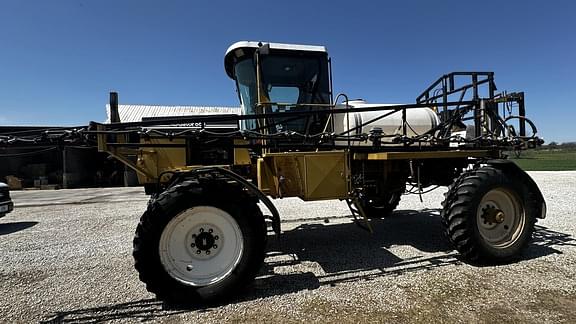 Image of Ag-Chem RoGator 664 equipment image 4