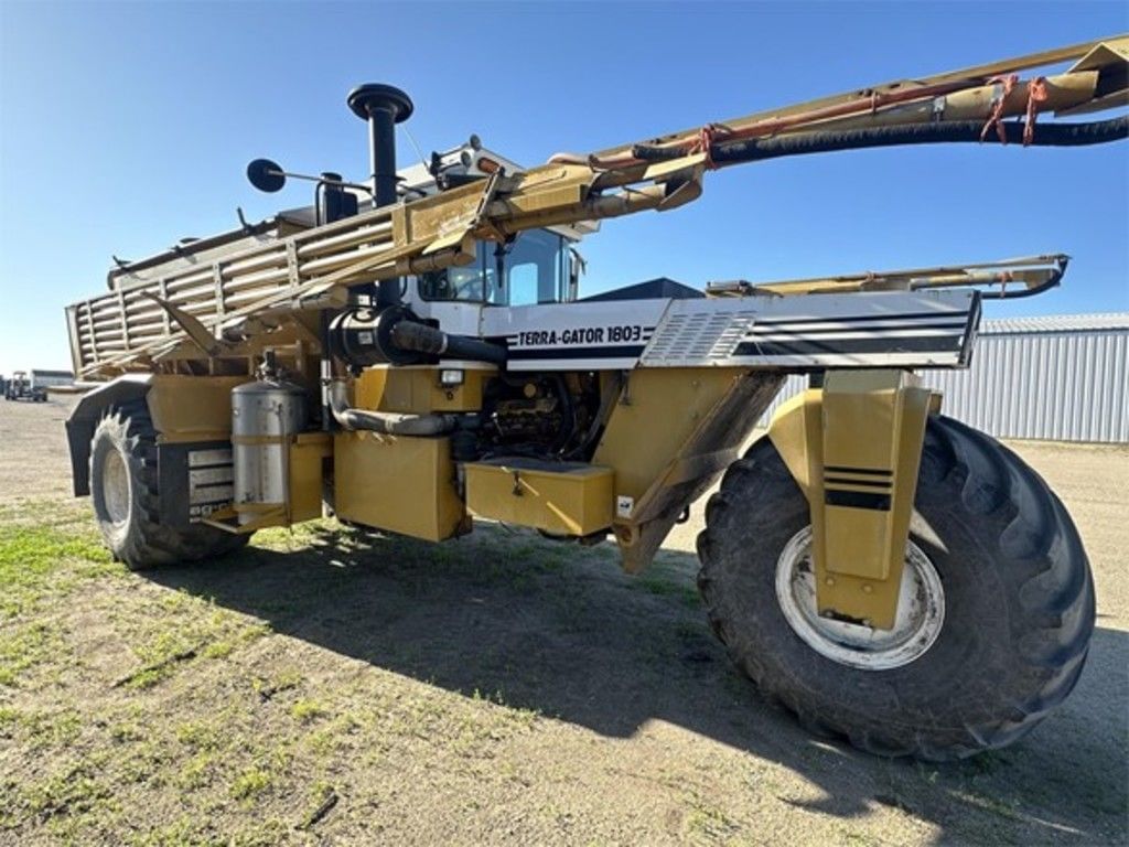 1993 Ag-Chem Terra-Gator 1803 Equipment Image0