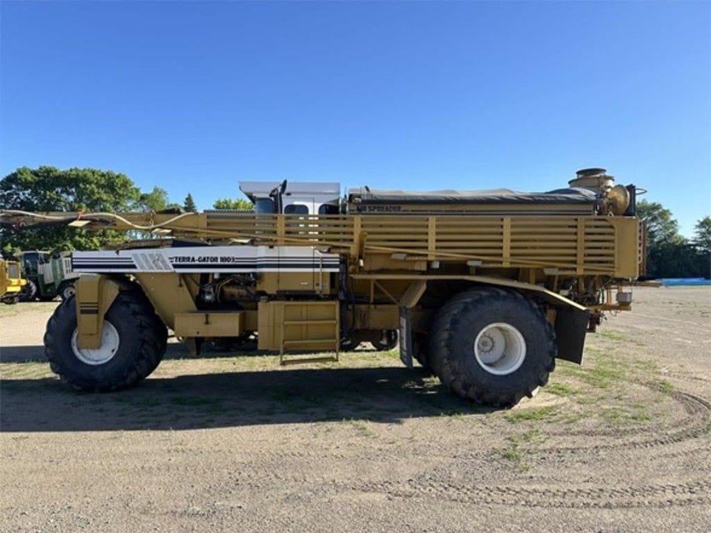 1993 Ag-Chem Terra-Gator 1803 Equipment Image0